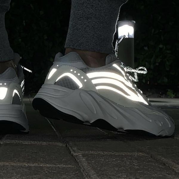 static 700 on feet