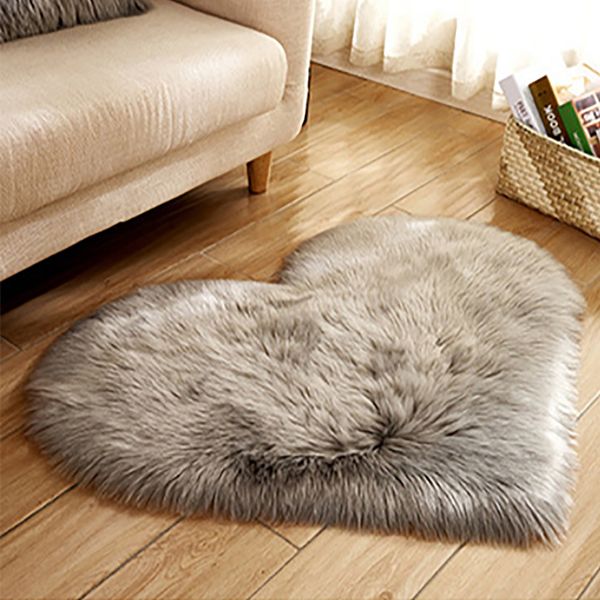 Shaggy Fluffy Carpet Non Slip Cute Bedroom Solid Soft Artificial Wool Home Heart Shape Decoration Floor Mat Door Baby Room Carpet Installations