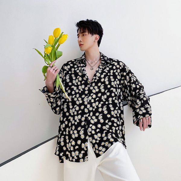 

2020 spring and autumn new youth little daisy print camiseta de manga larga moda casual suelto negro / blanco, White;black