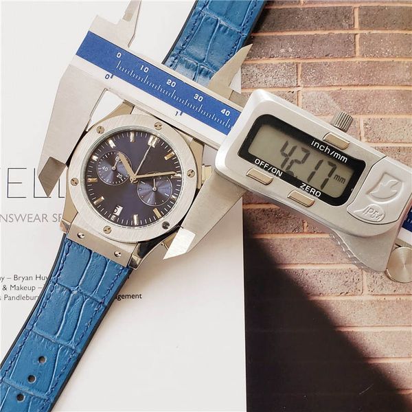 

2019 new men's brand luxury watch leather strap mechanical watch fashion classic men's quartz watch, Slivery;brown