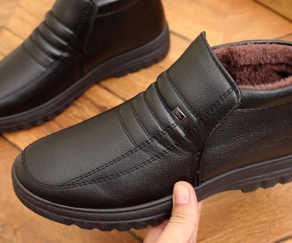 

2019's winter men's leather boots warm plush winter shoes thick-soled snow boots with plush warm men's cotton, Black
