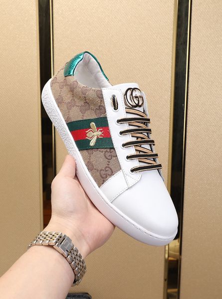 

dhl platform, casual retro basketball shoes, designer three-person luxury men's shoes, sports red sandals, golden atmospheric sneakers0, Black