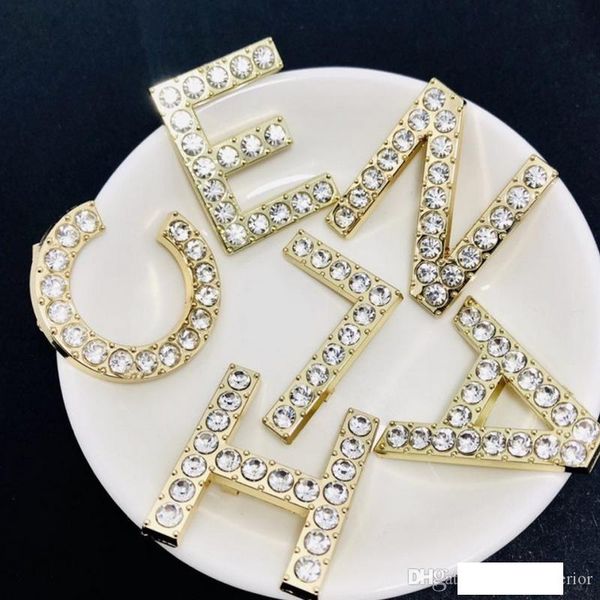 

женщины rhinestone письмо брошь набор золото серебро bling bling rhinestone дизайнер письмо брошь костюм pin отворотом высокого качества, Gray