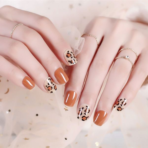 

women simple orange color fashion fake nail short size full cover nail art tips with glue ladies leopard acrylic false, Red;gold