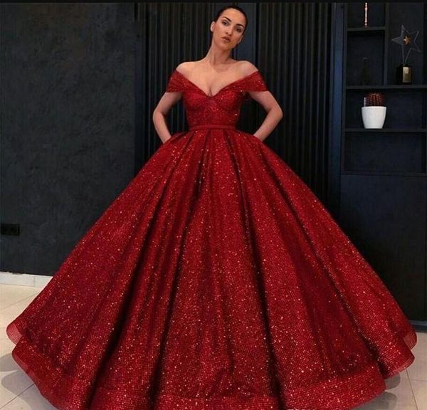 vermelho olhando longas Glitz Vestidos 2020 Puffy V-neck Cap Sleeve Arábia Saudita Burgundy lantejoulas Mulheres Líbano vestidos de noite formal