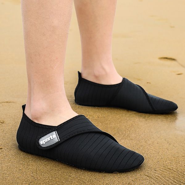 

summer water shoes men beach sandals upstream aqua shoes man quick dry river sea slippers diving swimming socks tenis masculino