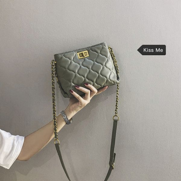 

2020 new women's bag portable fashion simple shoulder bag messenger