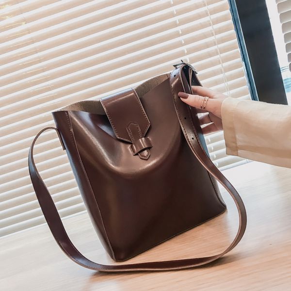

bucket bag female 2020 new korean version simple and versatile large capacity shoulder bag messenger casual picture