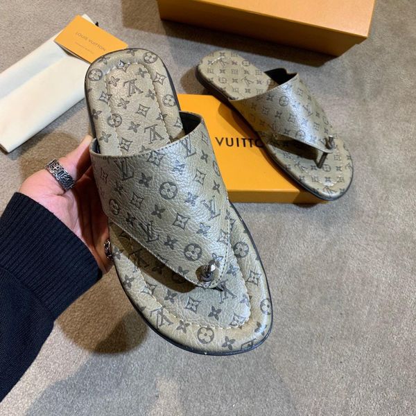 

2018 summer new fashion leisure seaside shoes men rivets flip flops men's shoe beach men's slipper male slides non-slip, Black