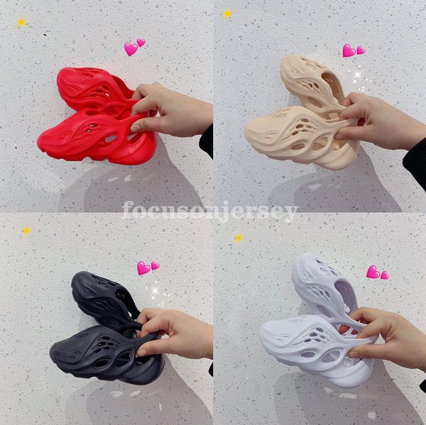 

2020 kids slides slippers sandal foam runner kanye west children shoes bone desert sand resin beach white red designer shoes size 24-35, Black