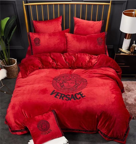 

letter v embroidery red goddess bedding cover crystal velvet luxury duvet set 4pc fashion wedding bedding supplies