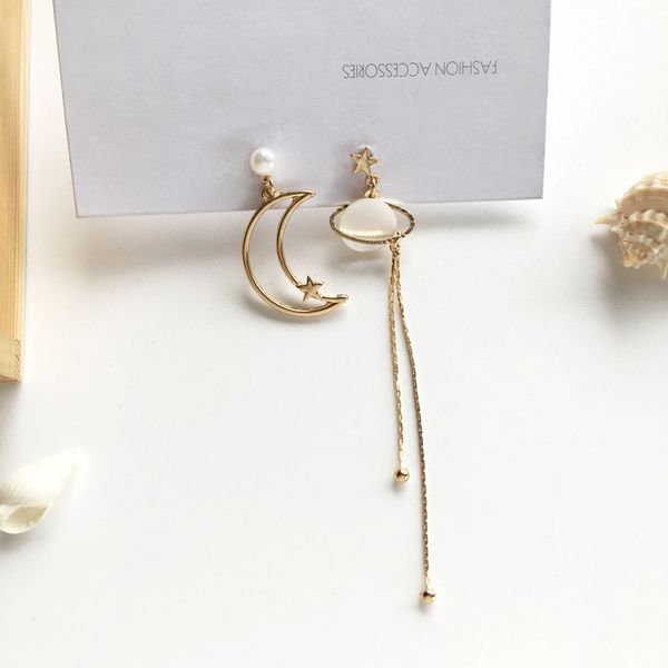 

simulated-pearls moon asymmetric clips earrings star planet new earrings, Silver