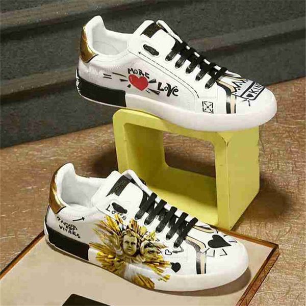 

2021 designer casual shoes mens women d homme king love fashion comfort flat sneakers platform chaussures black classic leather crown shoe