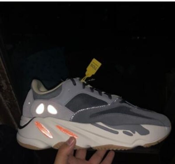 

700 arrival wave runner magnet mens women designer sneakers new vanta utility black kanye west sport outdoor shoes