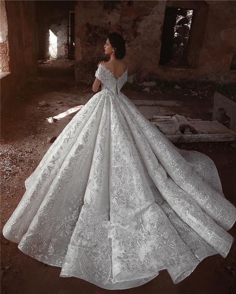 

урожай sequined кружева аппликация с плеча бальное платье свадебные платья luxury суд поезд плюс размер свадебное платье saudi arabic дубай, White