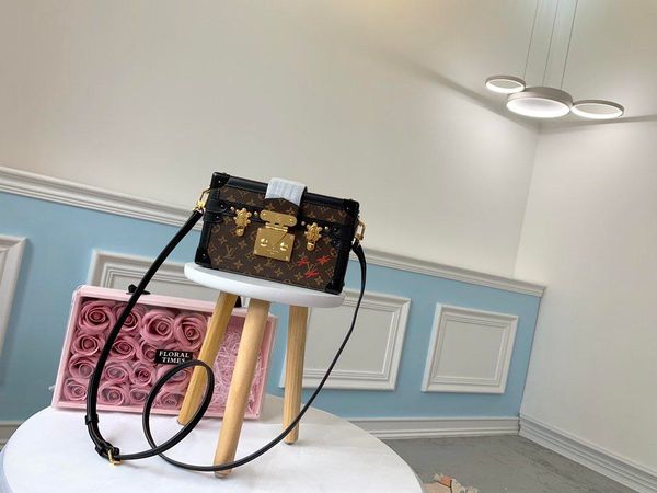 

jackspace monogram petite malle наплечная сумка дорожная сумка 18.5 cm bandoulière натуральная кожа 50 azur ebene холст высокое качество