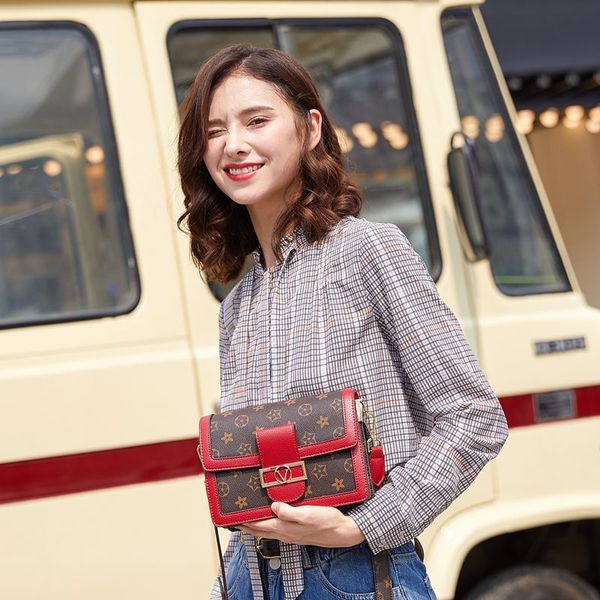 

wholesale ladies small square bag casual shoulder messenger bag ins niche female bag multi-function 2020 l9555