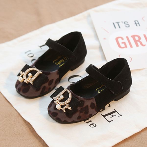 

Весна Dl0r New Girl Мягкое дно Кожа леопарда Плоские туфли с принтом Маленькие кожаные