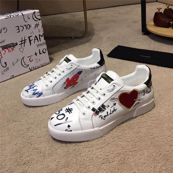 

2019 новое прибытие DOLCE GABBANA D. G следуйте за своей мечтой любовь во всем белые кроссовки Повседневная обувь с коробкой