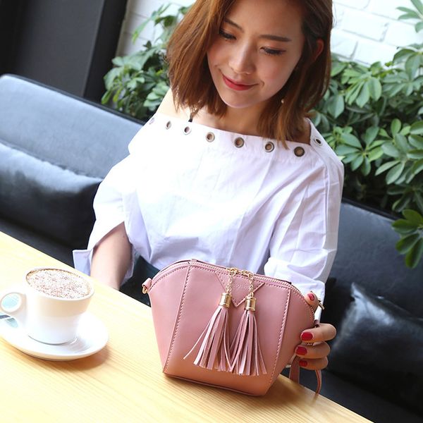

ladies handbags tassel design crossbody bag casual handbag portable bag leather handbags bolsos hombro mujer 2019##4