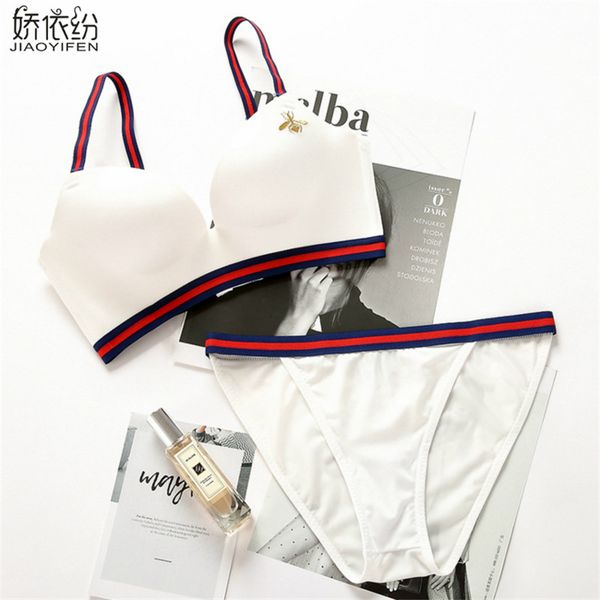 

new bra set small chest glossy comfortable women underwear cute embroidery little bee simple seamless lingerie bra sets, Red;black