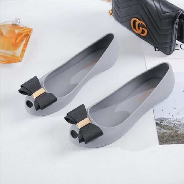 

summer korean style women pvc shallow hollow bowknot metal bling peep toe beach sandals ladies slip-on jelly shoes 200411, Black