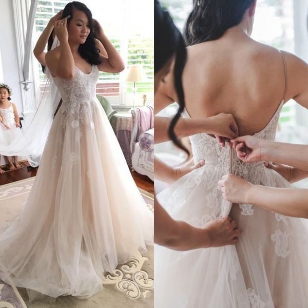 

New Arrival 2019 Champagne Country Wedding Dresses Beach Vintage Lace Spaghetti Straps Backless Bridal Gowns Sweep Train robe de mariée