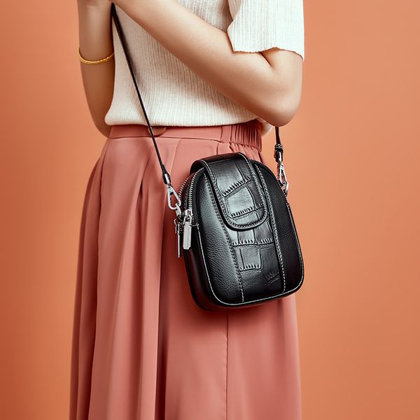 

fashionable leather black bag ladies tide design mobile phone bag girl personality classic wild one-shoulder age-reducing diagonal bag 1503