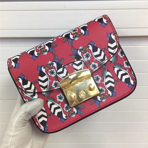 

мода дамы тисненая кожа диагональной сумка новая птица граффити joker цепи плечо мешок пастырской девушка свежий небольшой квадратный мешок