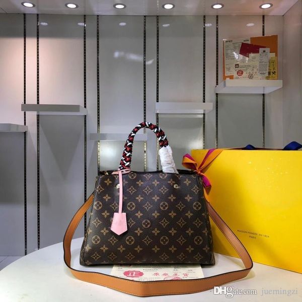 

lovuitto luis vuiton montaigne bb monogram 2019 with strap and lock brown coated canvas m44671 size:33x23x15cm