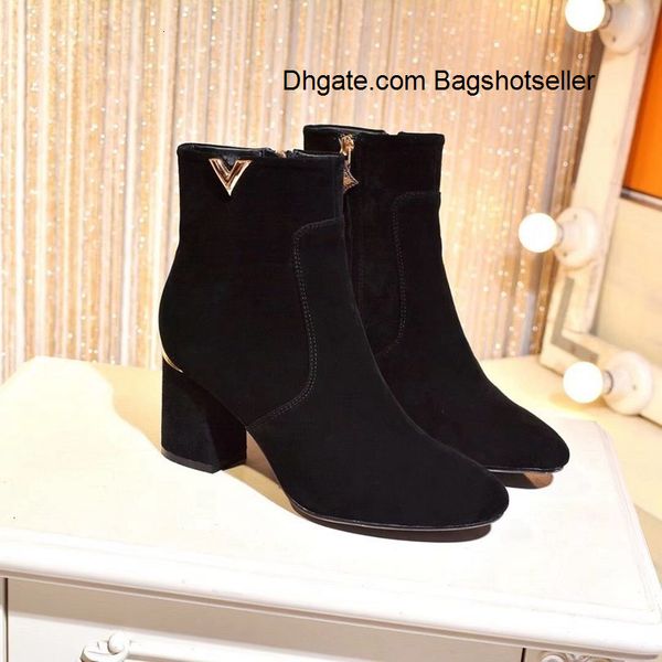 

2019 autumn and winter ladies ankle boots printed round head thick high heel short boots wzqh1 11jl, Black;grey