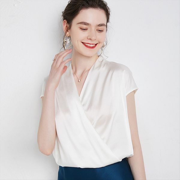 

real silk female 2020 temperament mulberry silk base v-neck loose shirt shirt short-sleeved t-shirt, White