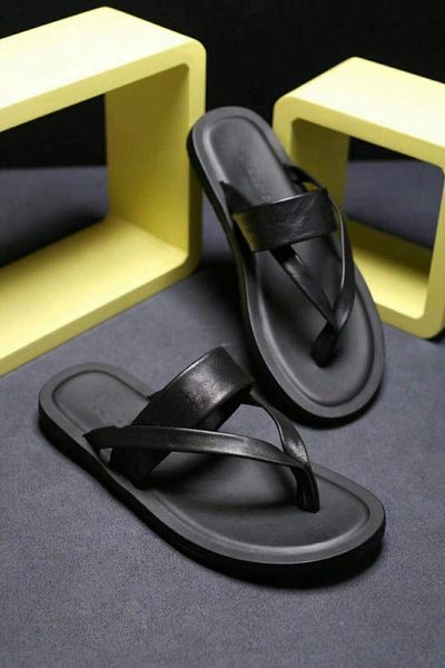 

2019 Designer Sandals fashion men sandals size 40-46 e brand with box patent leather lady fashion sandals Mini Dog buckle