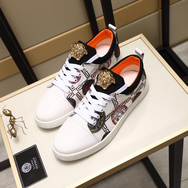 

2020 new high-end luxury men's casual sports shoes fashion brand men's shoes three platforms classic medusa pattern kjhgw, Black