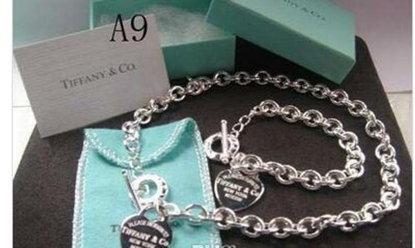 

Free Shipping 2018 Hot Tiffany925 Silver fashion jewelry necklace and bracelet original packaging gift boxes 925 Set HOT AAAAA01