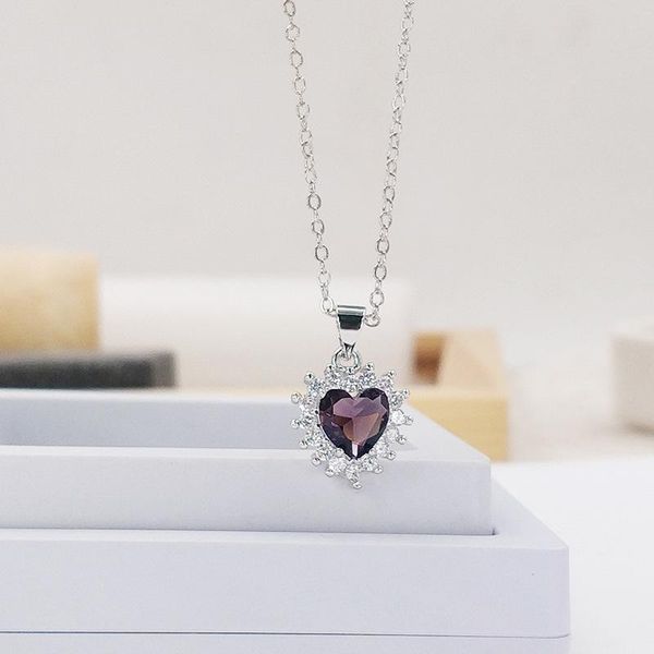 

lady crystal necklace the heart of the sea is full of drills and pendants