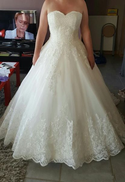 

Vintage A Line Wedding Dresses Sweetheart Lace Plus Size Wedding Dress Lace Applique Court Train 2019 Bridal Gowns