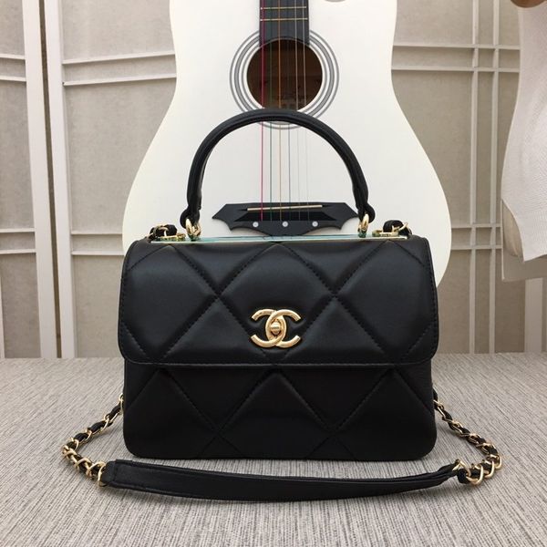 

2019 new quality fashion classic selling ladies handbag plush autumn and winter ladies handbag size 25*17*12cm m41493