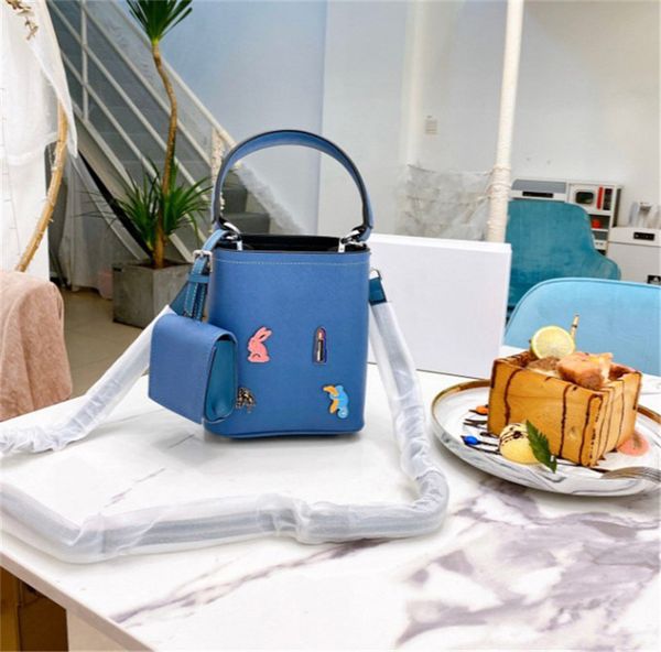 

2002 Hot Women Small Bucket Bag Fashion Buckle Strap Messenger Designer Shoulder Bag CFY20050710