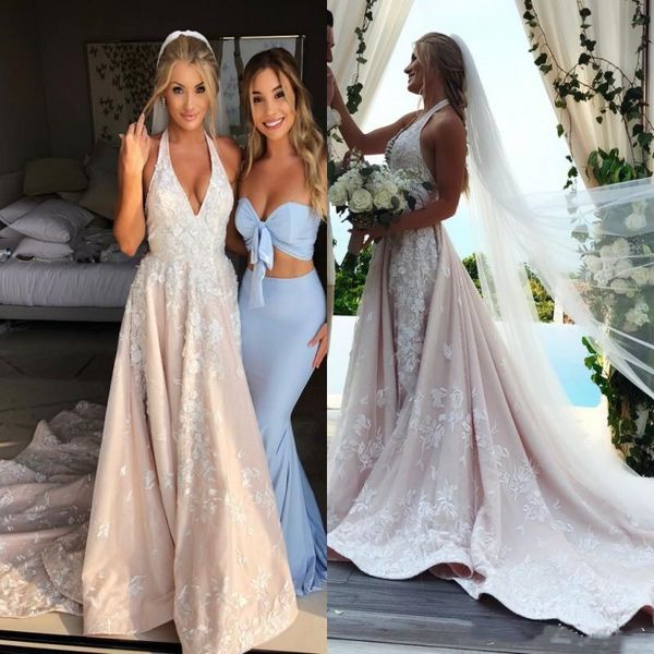 

Summer Vintage Stunning Lace A Line Wedding Dresses Sexy Halter V Neck Appliques Flora Plus Size Bridal Gowns with Sweep Train, White