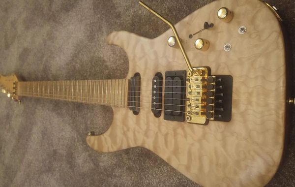 

custom shop jack son pc1 signature phil collen natural quilted maple chlorine electric guitar gold tremolo, active pickups 9v battery box