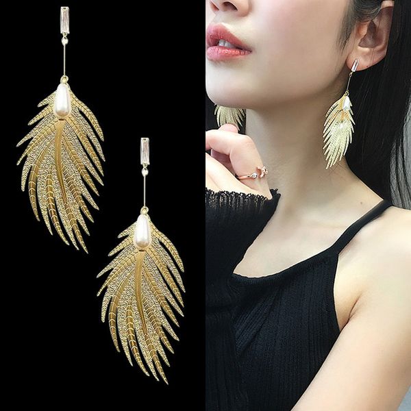 

fashion korean gold feather earrings with pearl peacock feather long fringed earring hanging wedding party statement earings new, Silver