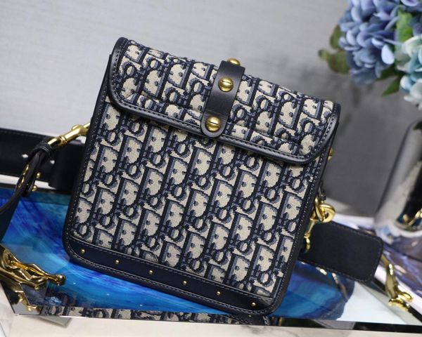 

new women's one-shoulder bag 7a high-end custom quality diagonal cross bag fashion trend leisure style gold metal accessories with deta