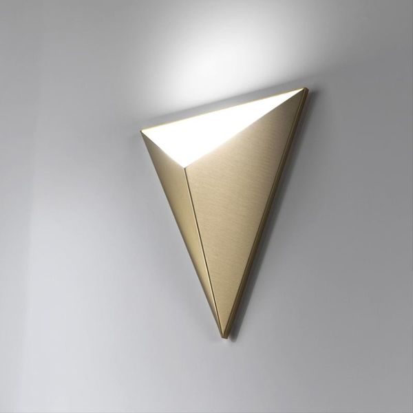 

nordic postmodern led wall lamp алюминиевый корпус треугольник настенный светильник для спальни домашнего освещения светильник ванная комнат