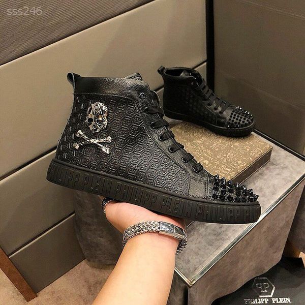 

new 2020 leisure sneakers breathable shoe low cut suede spike shoes for men and women luxury shoes party crystal handsome sneakers, Black