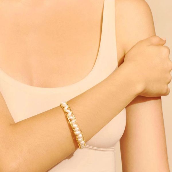 

metal border white pearl bracelet luxury classic add women charm gold bangles baroque atmosphere trendy accessories jewelry, Black