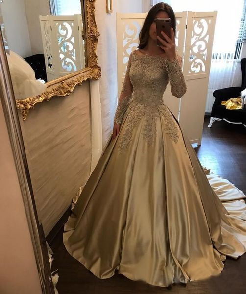 

золотой бальное платье платья quinceanera бато шеи плеча длинные рукава аппликации из бисера атласная пром платья сладкие 16 платья, Blue;red