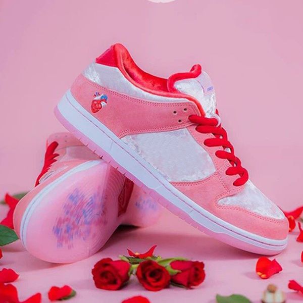 

2020 new strangelove x sb dunk low shoes woman valentine's day pink skateboards sneakers size 39-40, Black