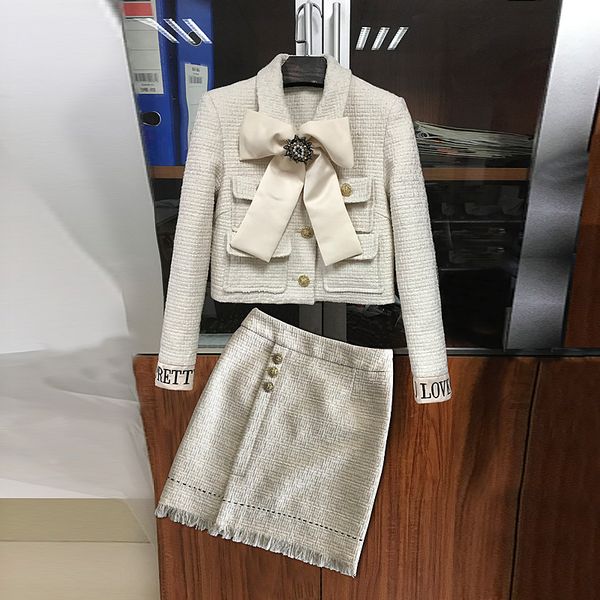 

2019 winter elegant tweed uit et women bow button hort coat high wai t ta el mini kirt two piece et female jc2732