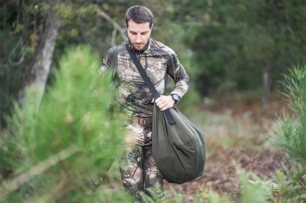 

the pocket hunting and large game 100liters duffle and travel bag
